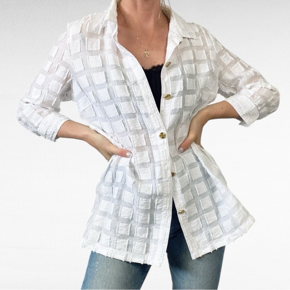 Chico’s | Travelers Collection Clipped White Geometric Grid Button Down Shirt - Picture 2 of 8
